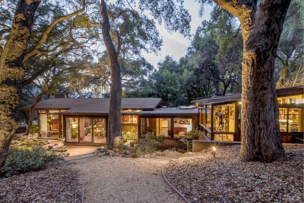 a-star-is-born-credit-architect-doug-rucker-photo-deasy-penner-podley-1556813072